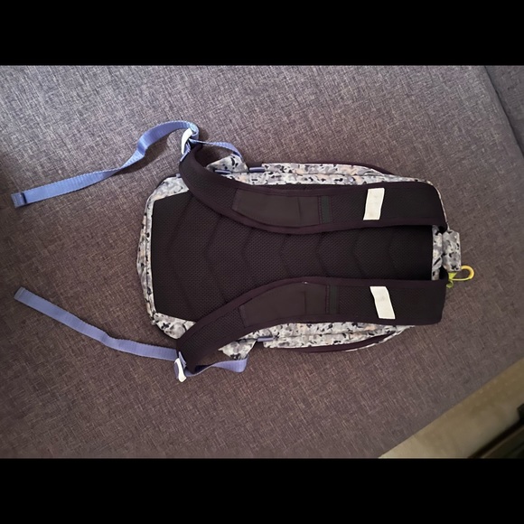 SOLD‼️SOLD‼️Lululemon backpack - Picture 4 of 10